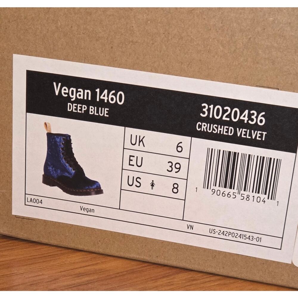 Dr Martens 1460 Deep Blue Crushed Velvet Boots - US 8 - Picture 7 of 8